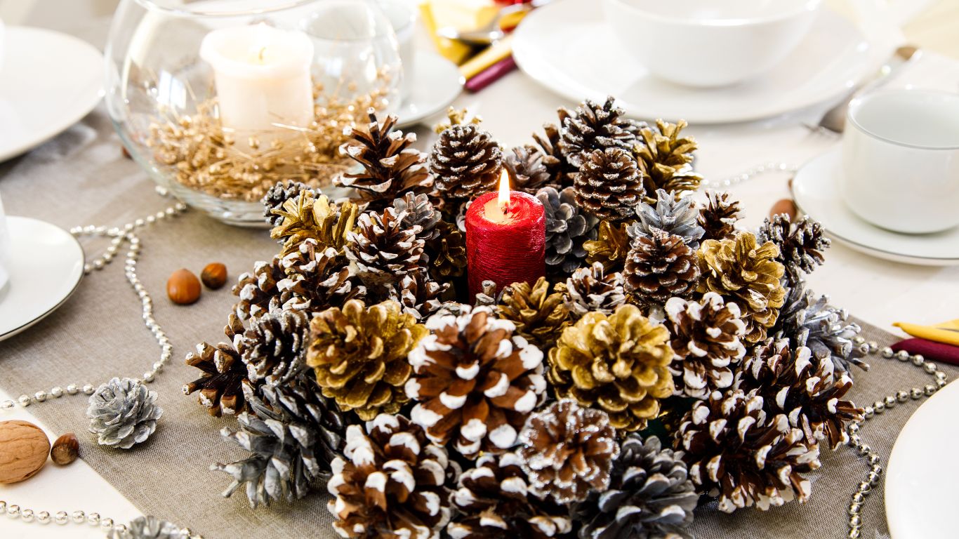 How to warm up the atmosphere at the Christmas Eve table - that is, decorative candles and candle holders