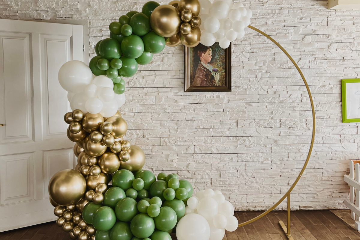 Magical balloon decoration for 40th birthday: BALLON WHEEL in elegant colors